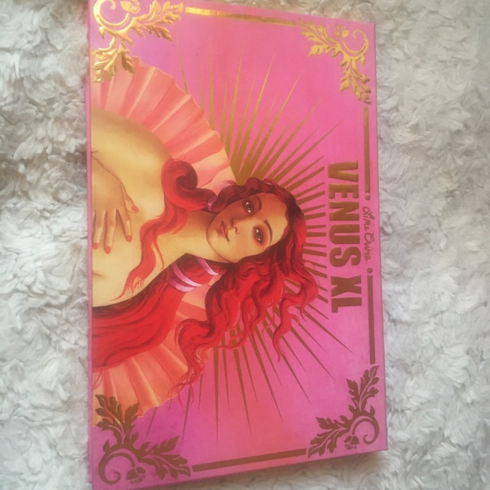 Lime crime Venus XL eyeshadow palette